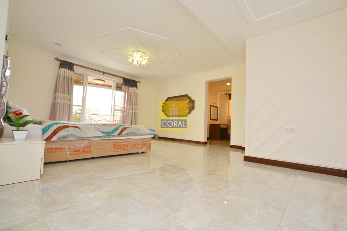 3 Bed Apartment with En Suite in Lavington - 10