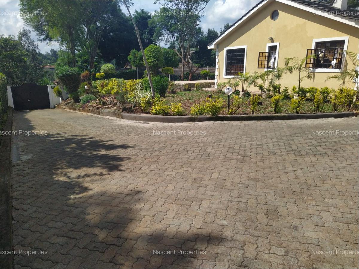 5 Bed House with En Suite in Loresho - 5