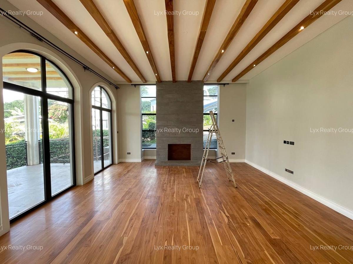 5 Bed Villa with En Suite in Loresho - 3