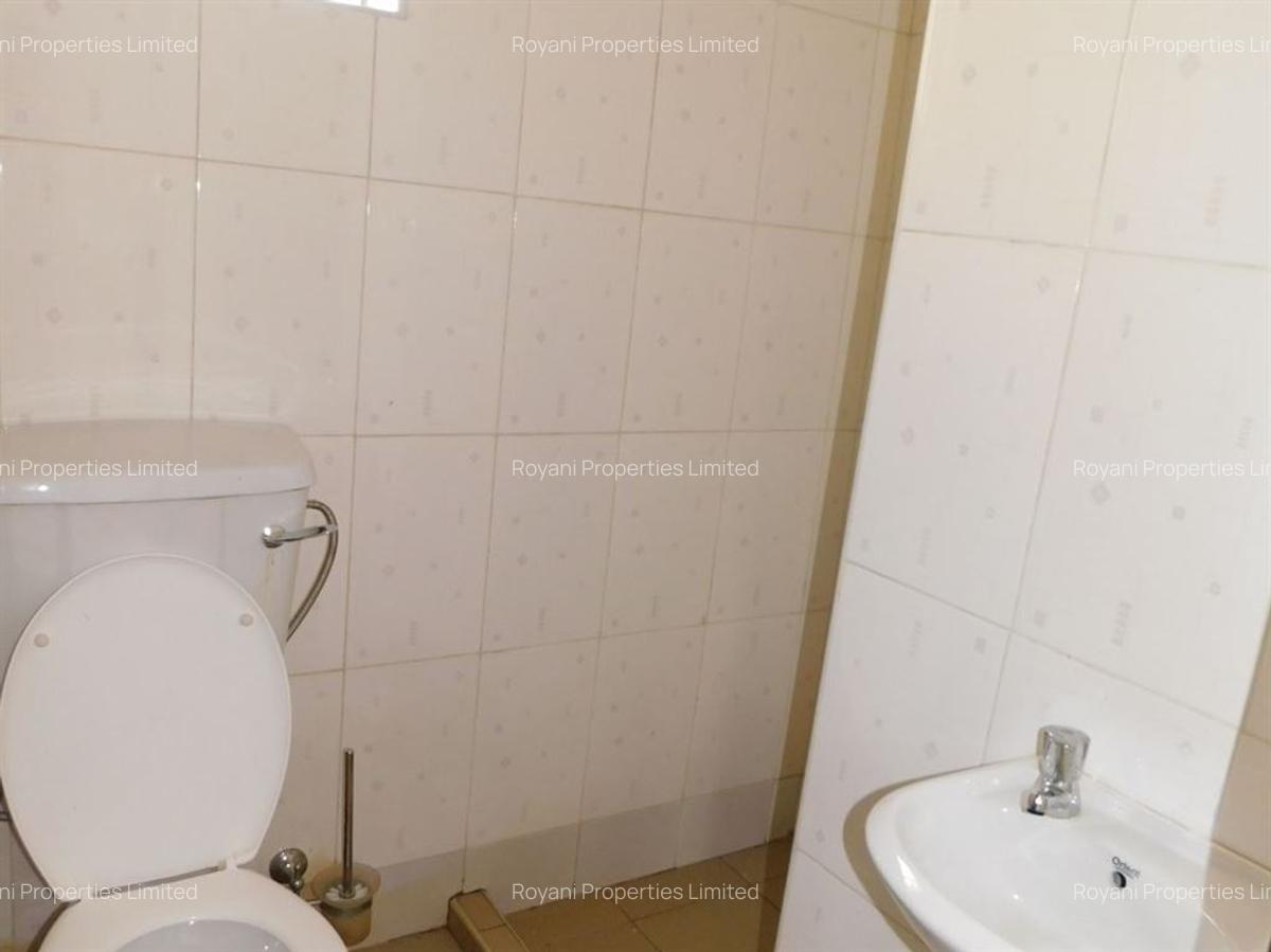 4 Bed House with En Suite at Fourways Junction Estate - 16