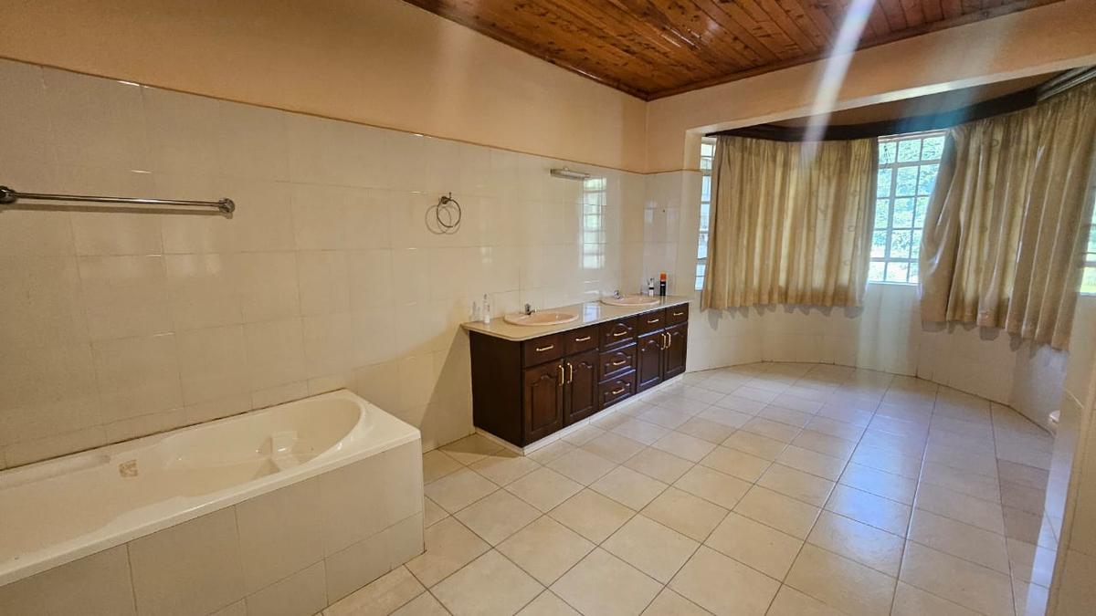 4 Bed House with En Suite at Old Runda - 6