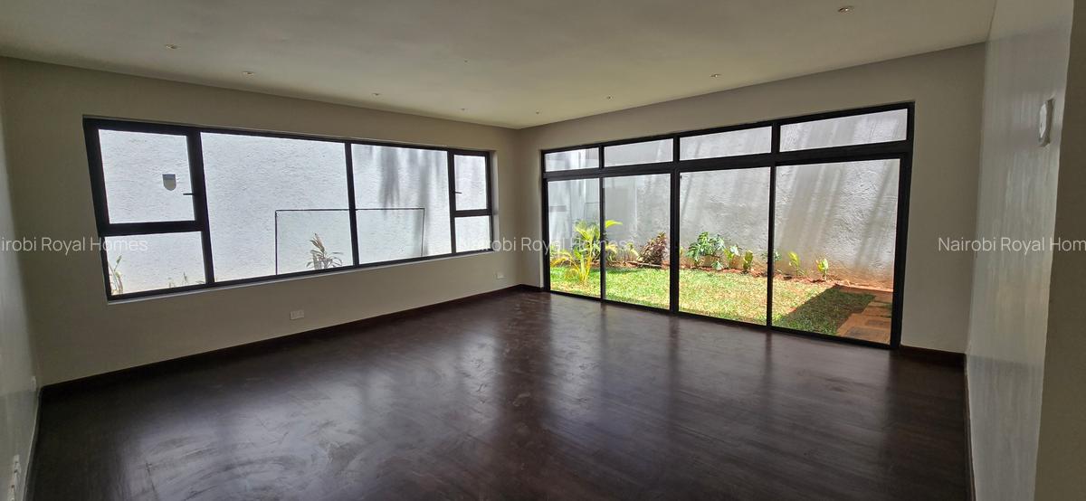 5 Bed Townhouse with En Suite at Lavington Green - 13