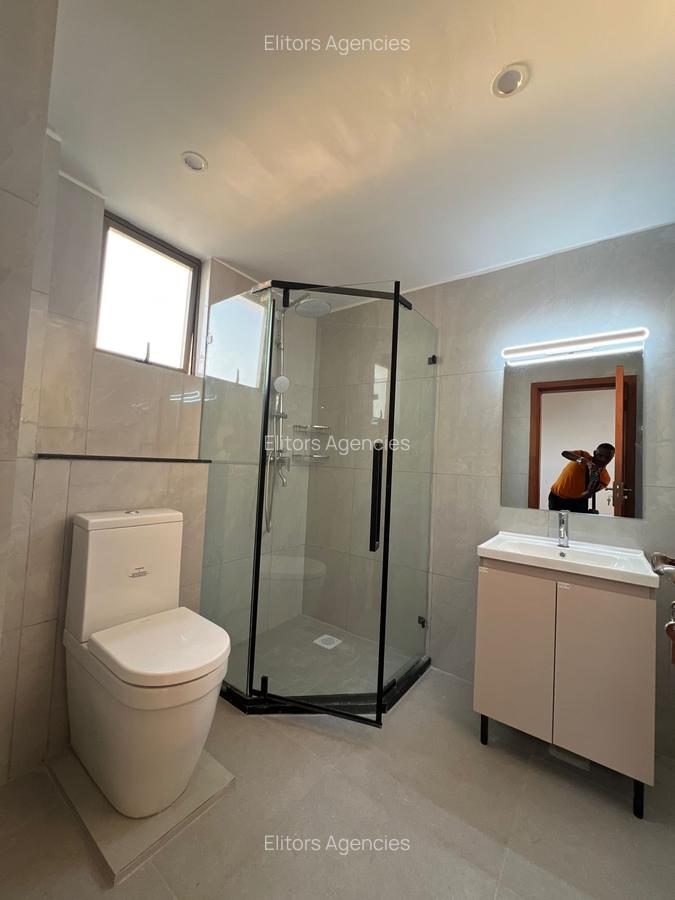 4 Bed Apartment with En Suite at Othaya Road - 16