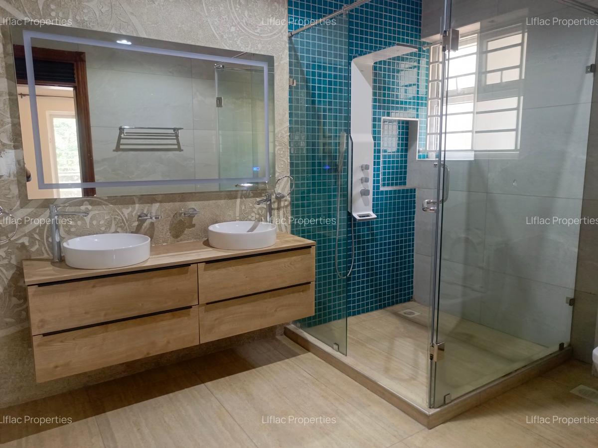 6 Bed House with En Suite in Rosslyn - 10