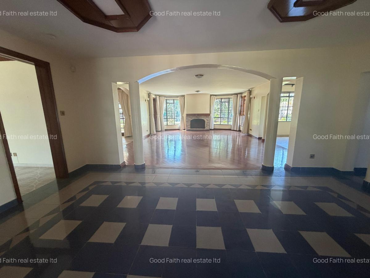 6 Bed House with En Suite in Runda - 3