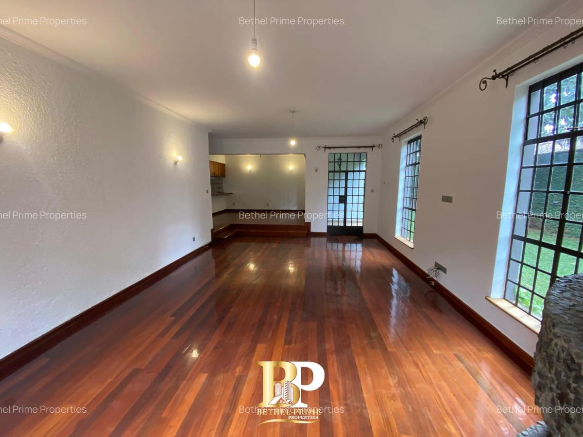 4 Bed Townhouse with En Suite in Spring Valley - 10