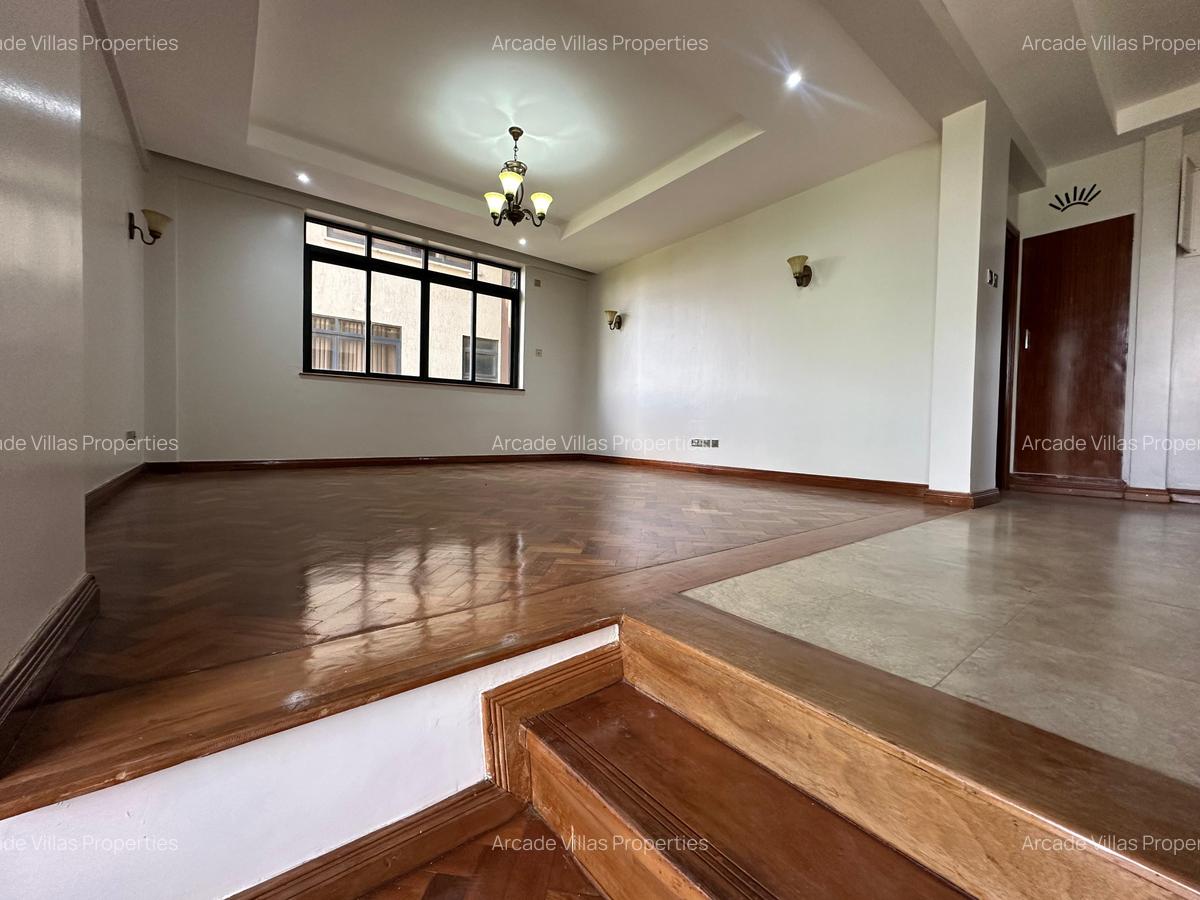 Serviced 4 Bed Apartment with En Suite in Riverside - 8