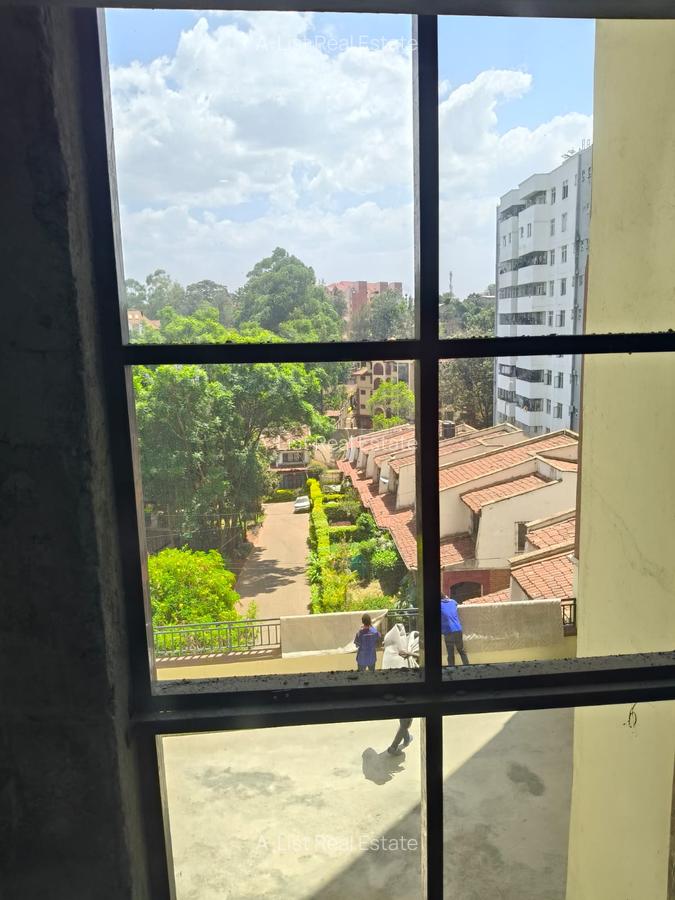 3 Bed Apartment with En Suite at Hatheru Road - 9