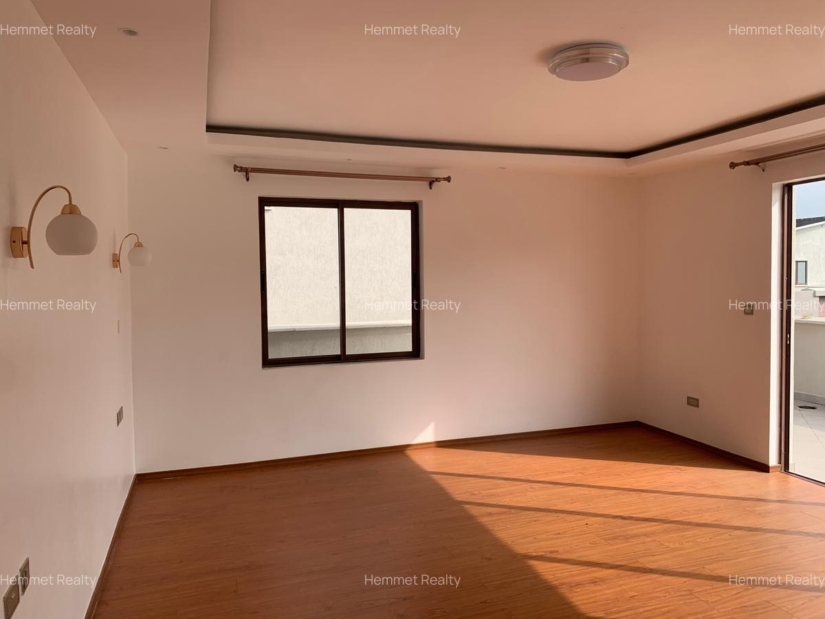 4 Bed Townhouse with En Suite in Runda - 8