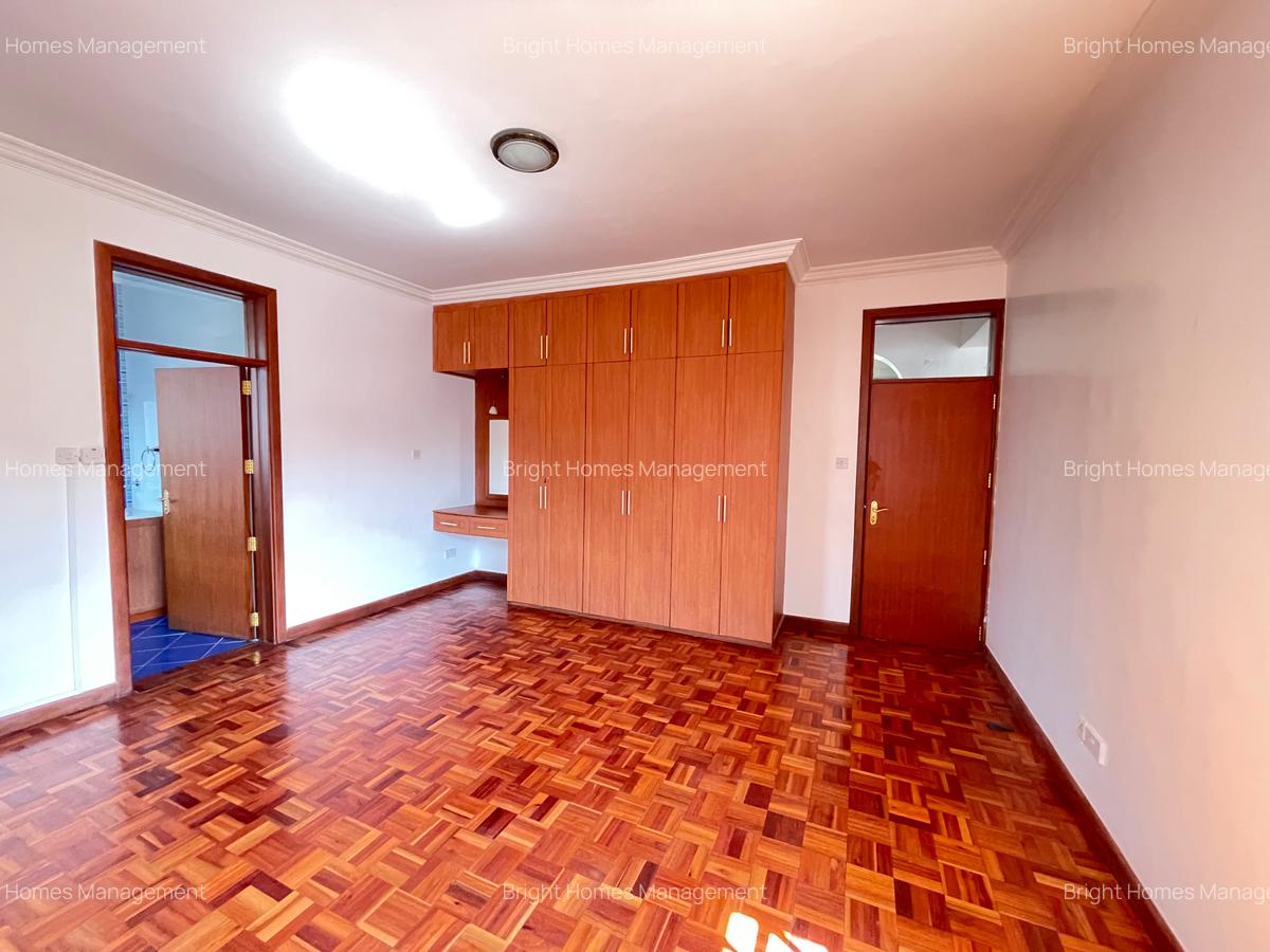 4 Bed Apartment with En Suite in Lavington - 16