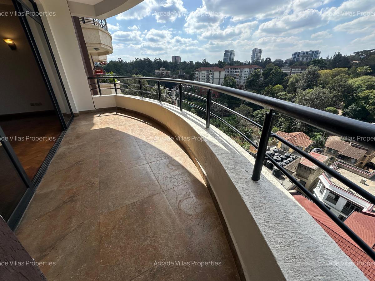 3 Bed Apartment with Swimming Pool in Riverside - 5