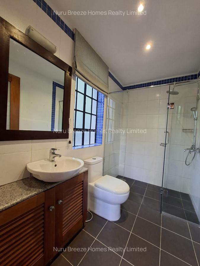 2 Bed Townhouse with En Suite in Lake View - 9
