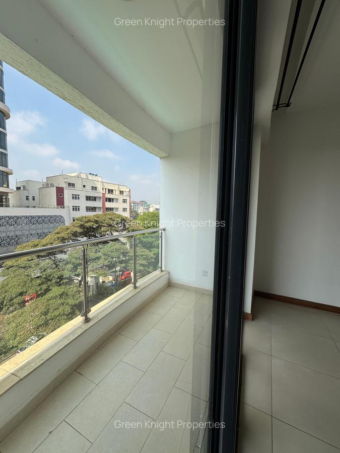 Serviced 2 Bed Apartment with En Suite in Westlands Area - 2