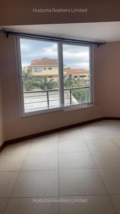 2 Bed Apartment with En Suite at Wood Avenue - 3