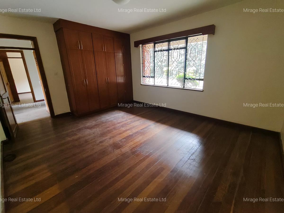 4 Bed Apartment with Parking in Riverside - 12