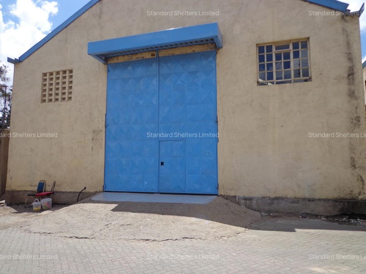 4,500 ft² Warehouse with Backup Generator in Industrial Area - 18