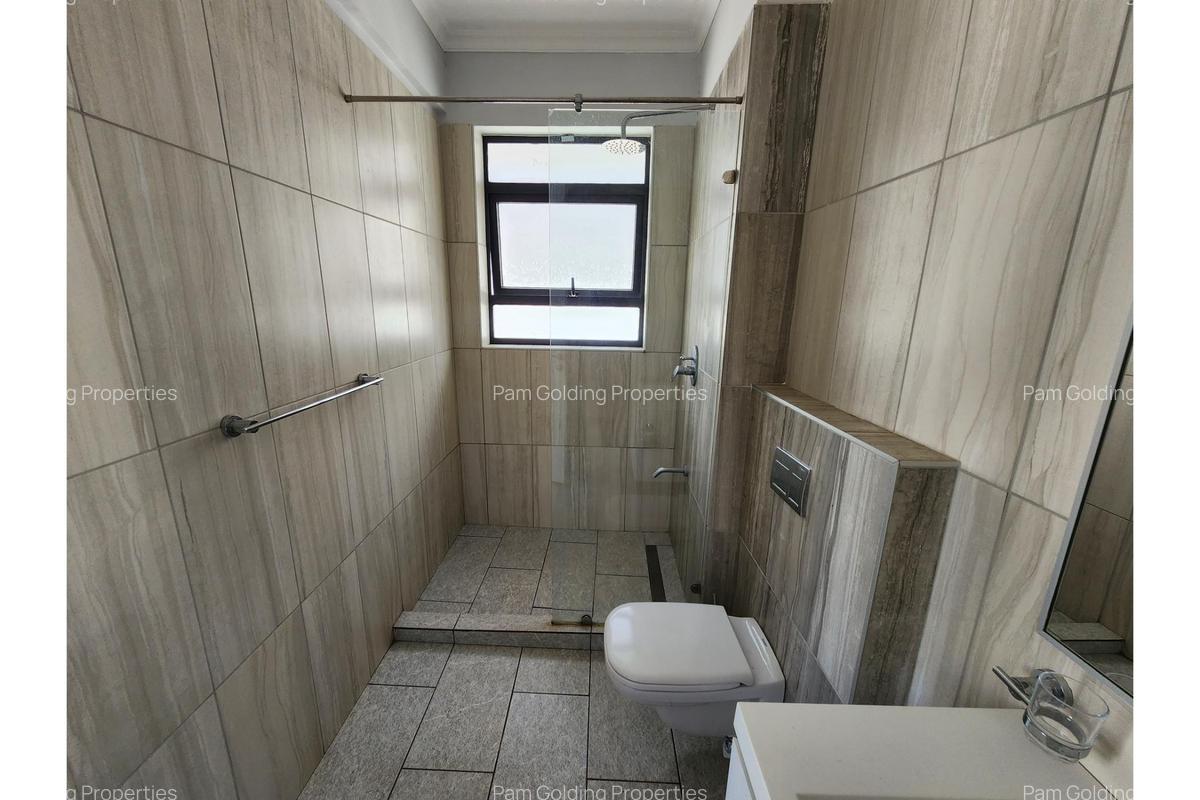 4 Bed House with En Suite at Glory Road - 9