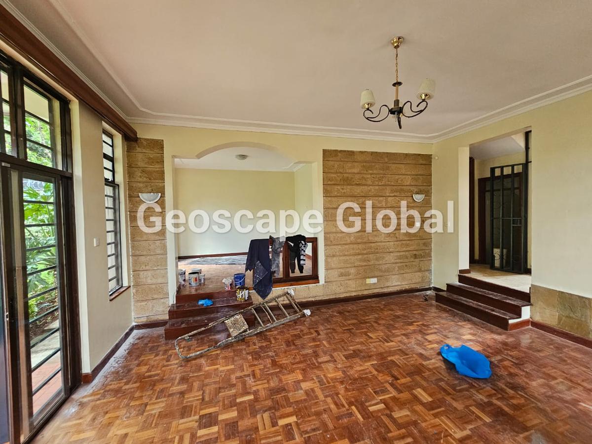 4 Bed House with En Suite in Nyari - 12