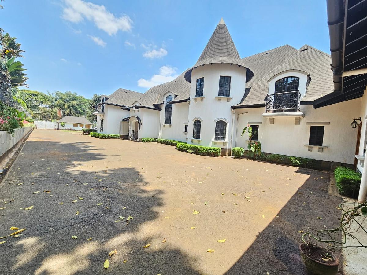 6 Bed House with En Suite in Kitisuru - 1