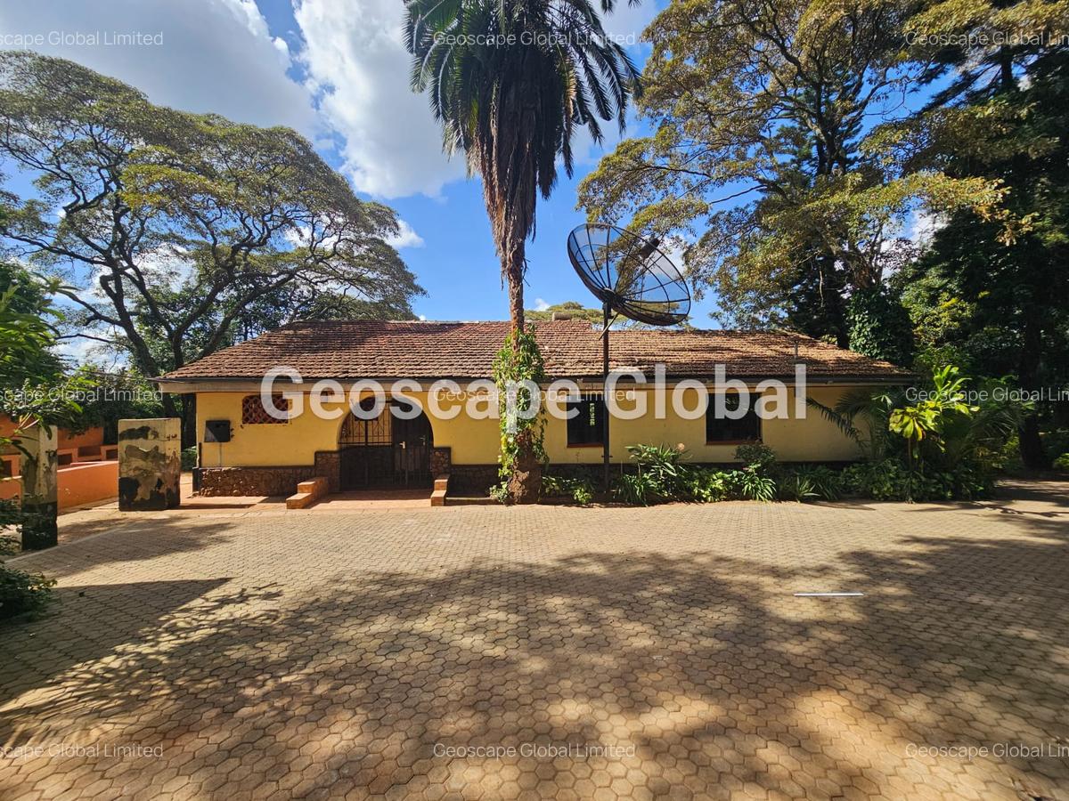 4 Bed House with En Suite in Loresho - 2