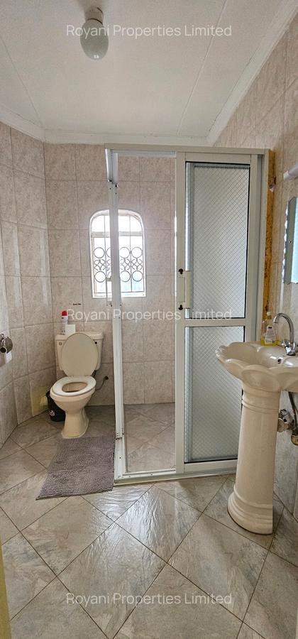 7 Bed House with En Suite in Thome - 8