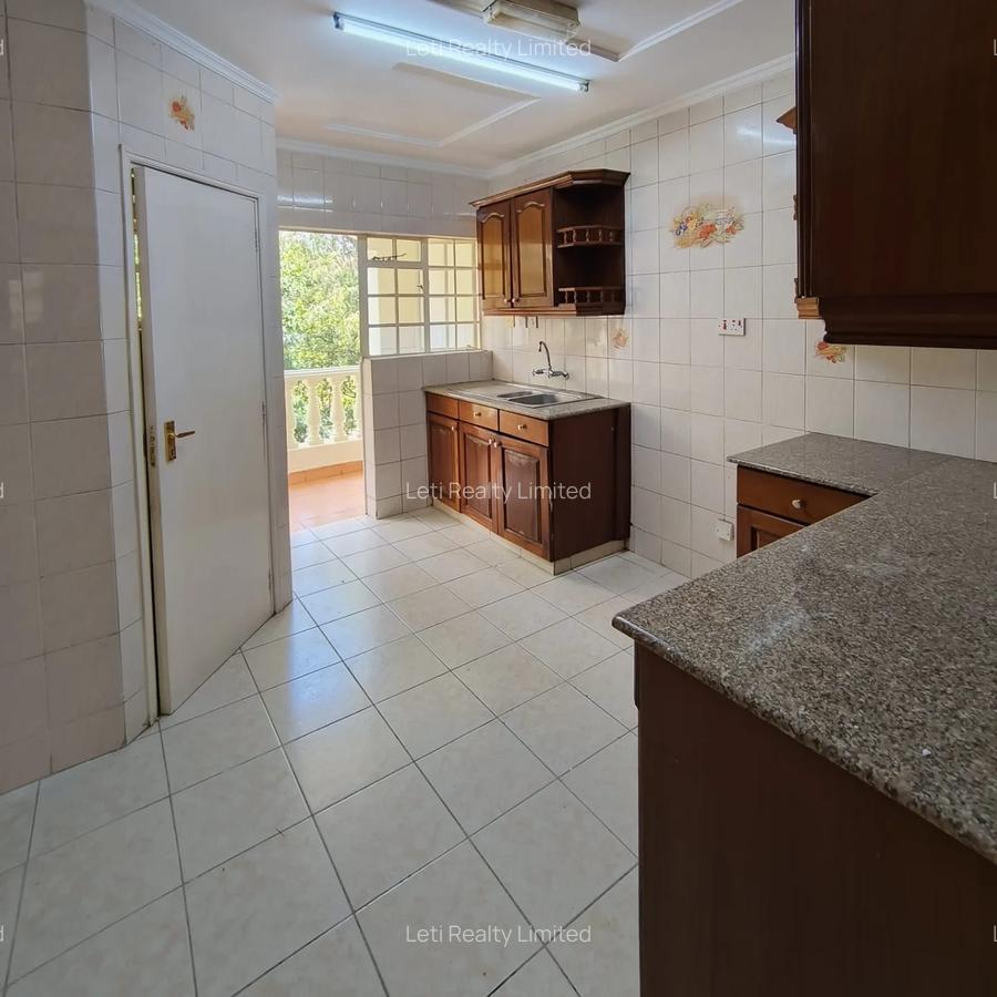 4 Bed Townhouse with En Suite in Lavington - 3