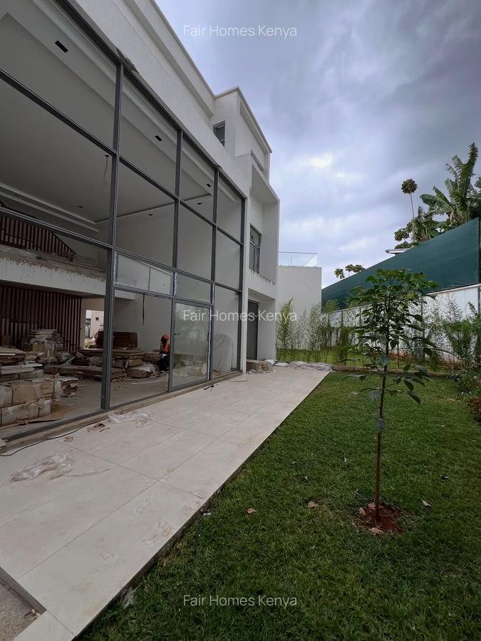 5 Bed Townhouse with En Suite at Lavington Green - 11