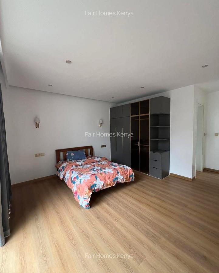 5 Bed Townhouse with En Suite at Lavington Green - 5