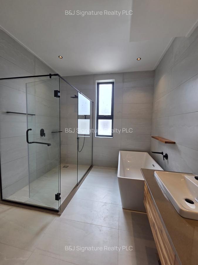 4 Bed Apartment with En Suite in Loresho - 6