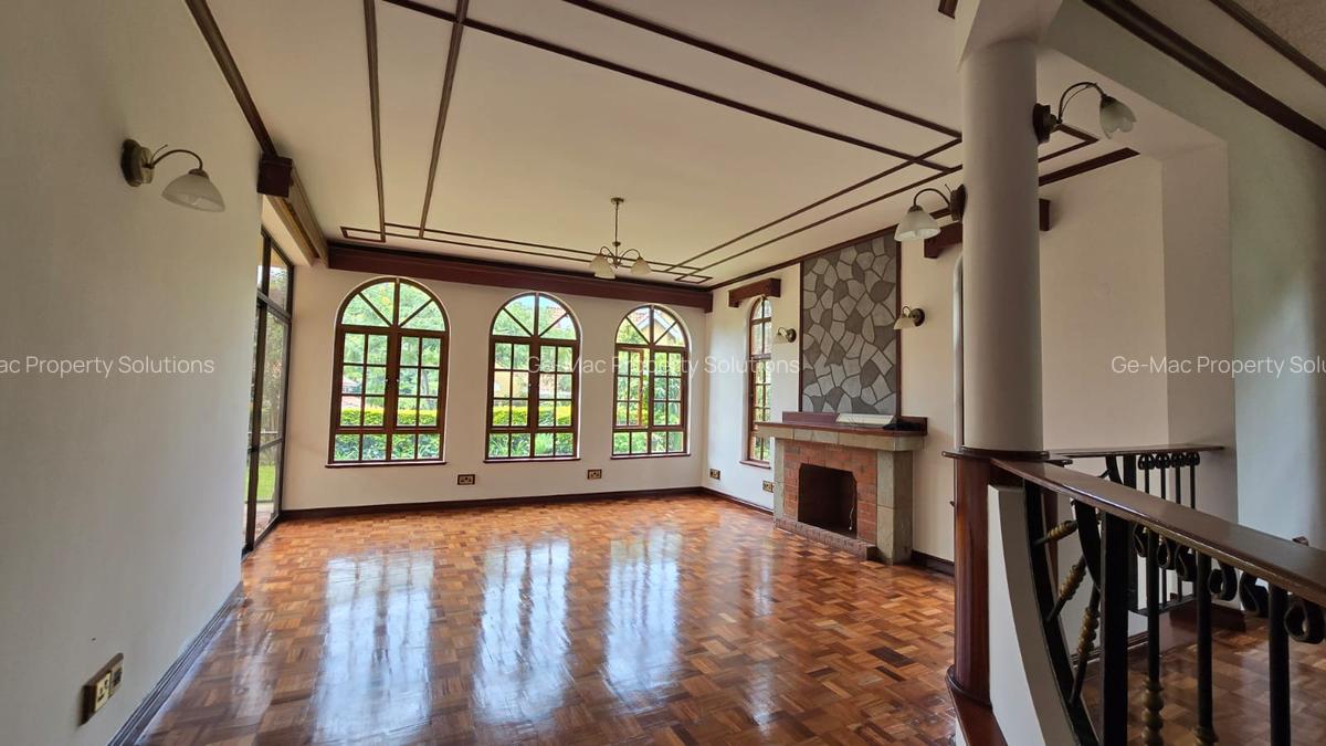 4 Bed House with En Suite in Lavington - 5