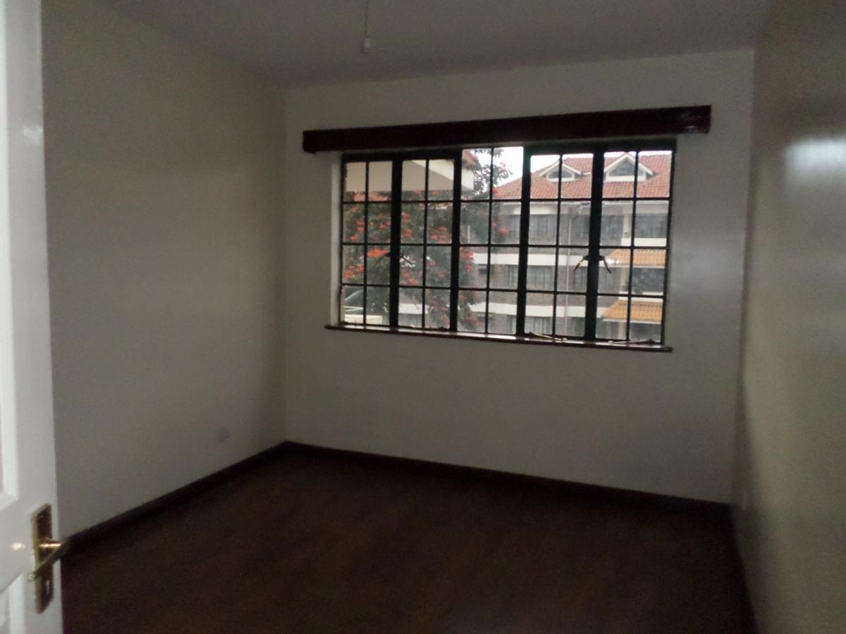 3 Bed Apartment with En Suite at Lavington - 15