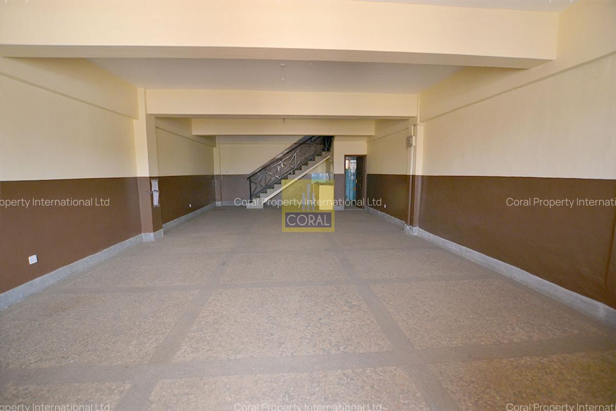 Shop with Parking in Industrial Area - 5