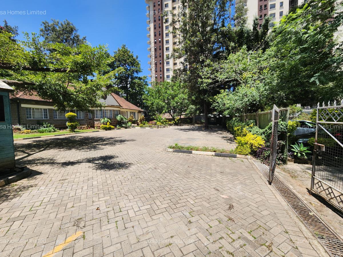 0.5 ac Commercial Property with Parking in Kilimani - 10