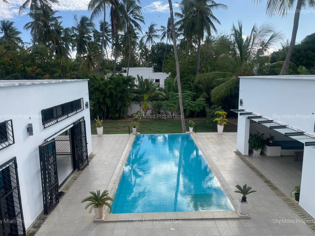 4 Bed Villa with En Suite at Watamu - 1
