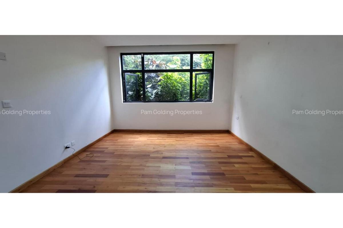 3 Bed House at Garden Estate - 5