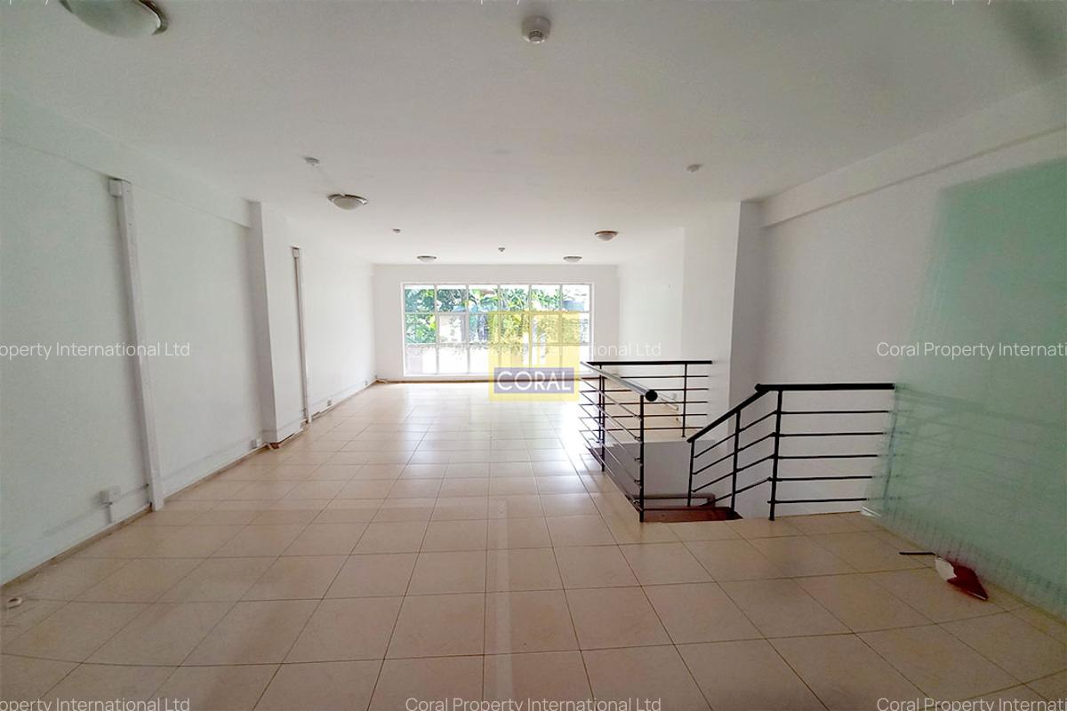 2,000 ft² Shop with Backup Generator in Westlands Area - 8