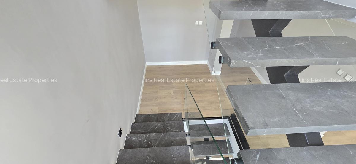 4 Bed Townhouse with En Suite in Runda - 15
