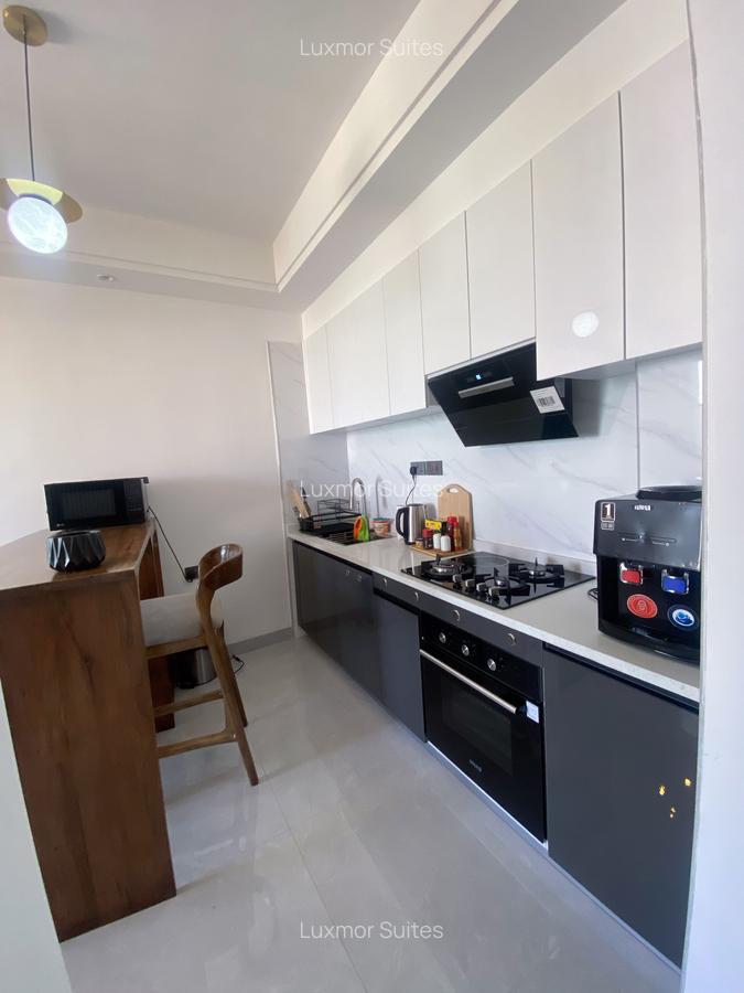 Serviced 2 Bed Apartment with En Suite at Chania Road - 5