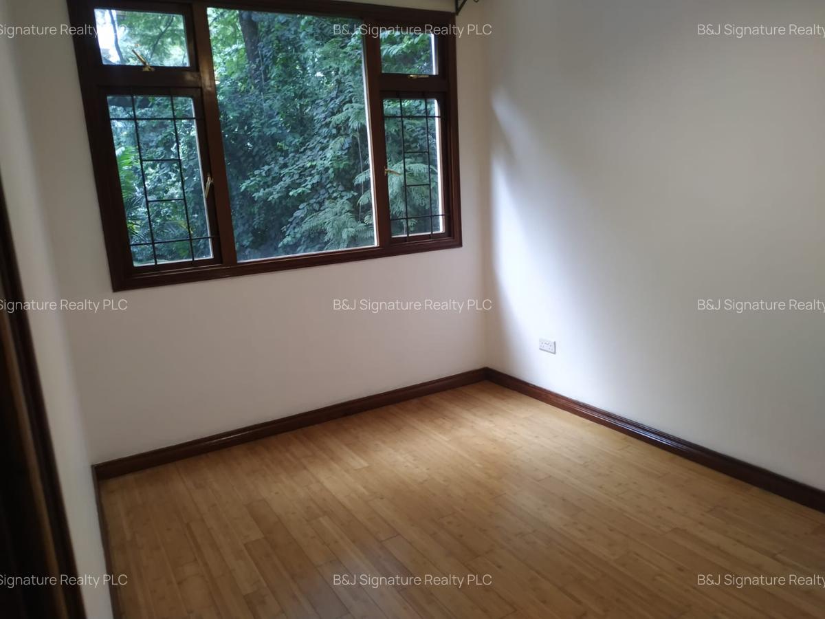 3 Bed Apartment with En Suite in Riverside - 19