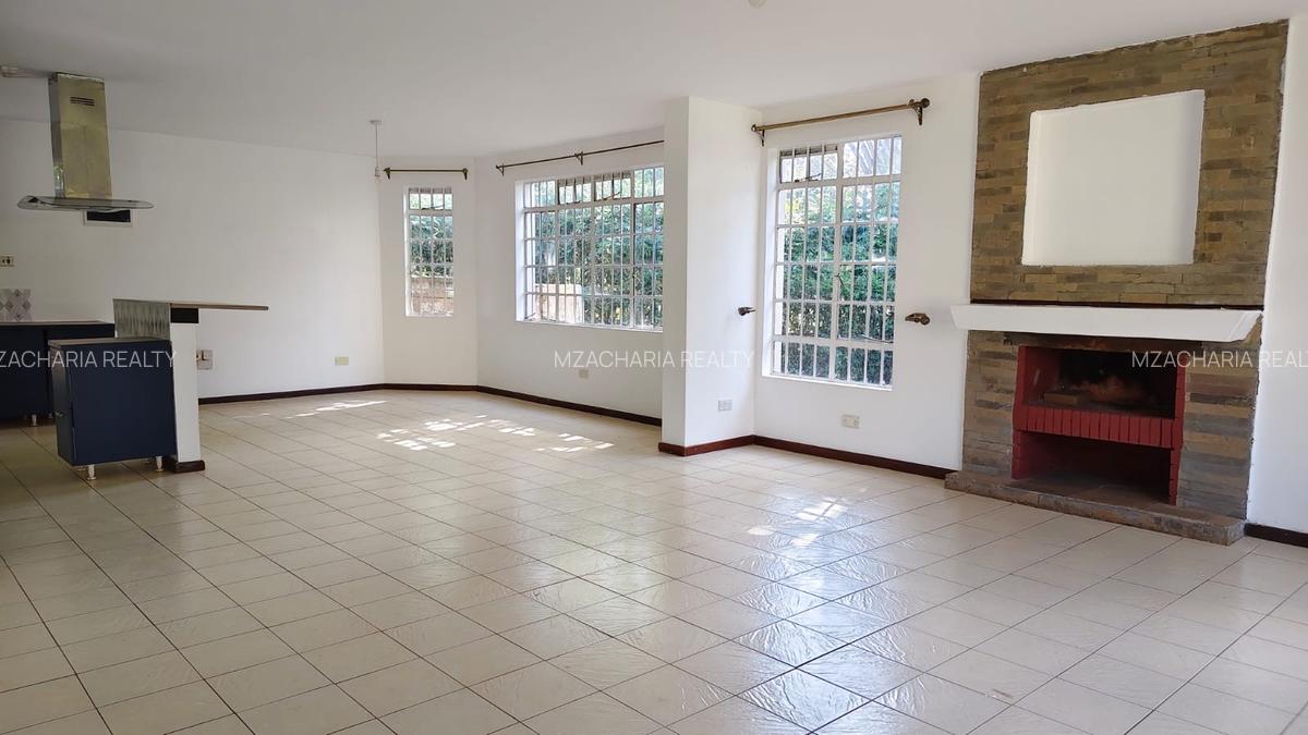 4 Bed House with En Suite in Spring Valley - 5