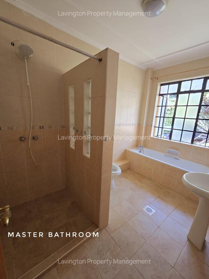4 Bed Townhouse with En Suite at Lavington Green - 12