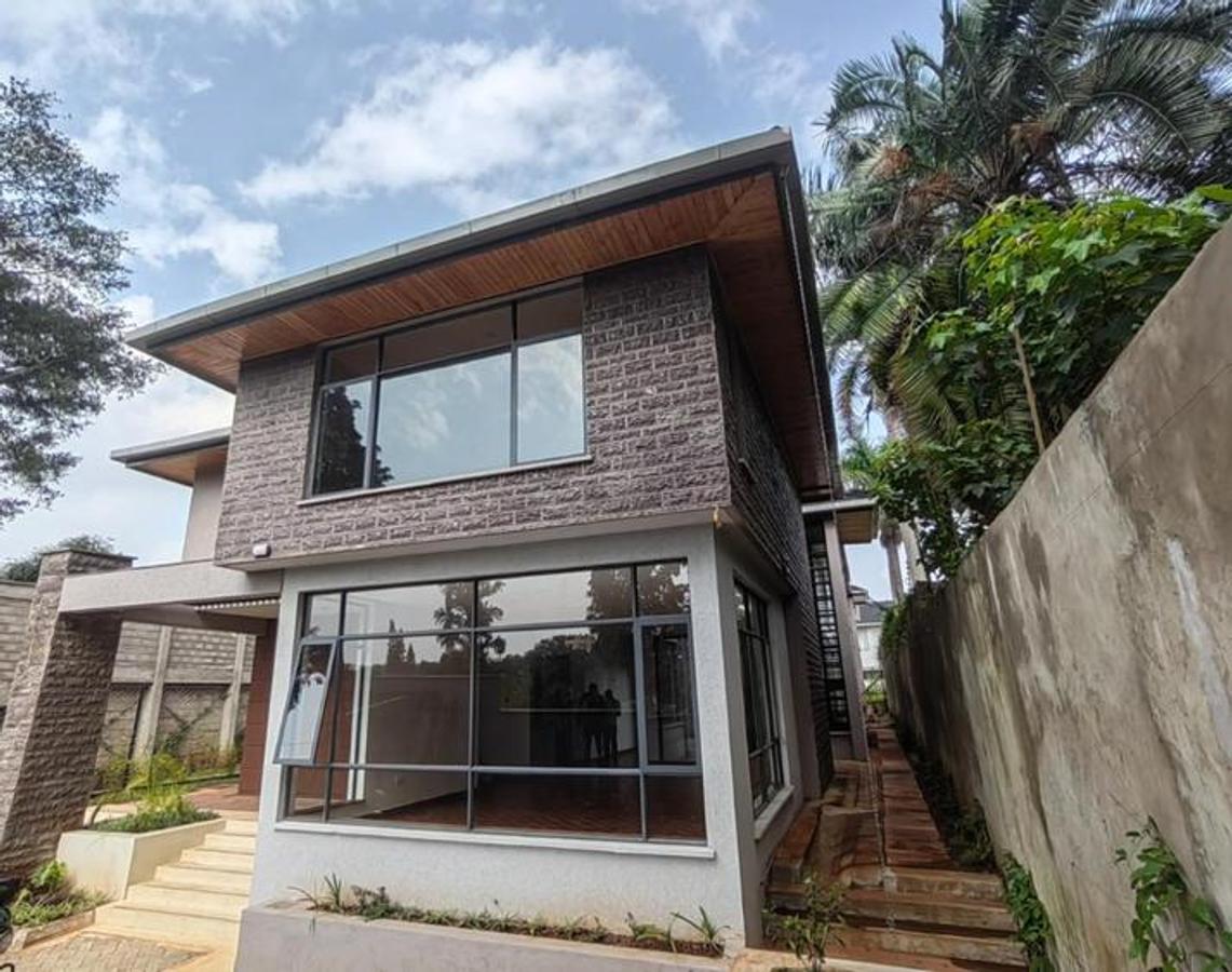 5 Bed Townhouse with En Suite at Lavington - 17