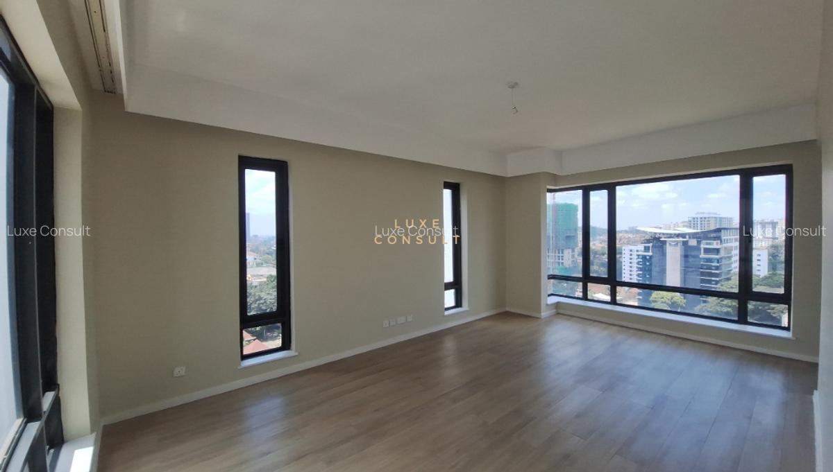4 Bed Apartment with En Suite in Riverside - 12