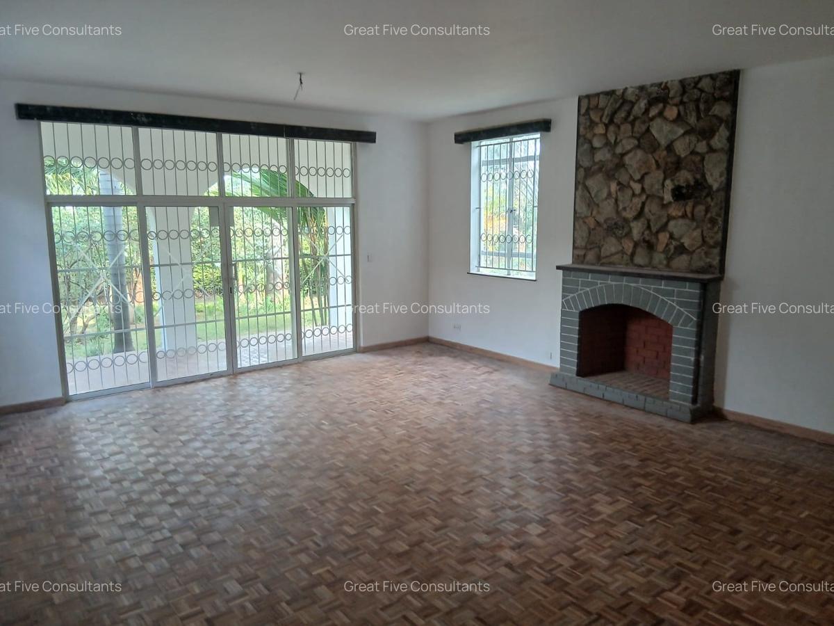 5 Bed House with En Suite in Runda - 5