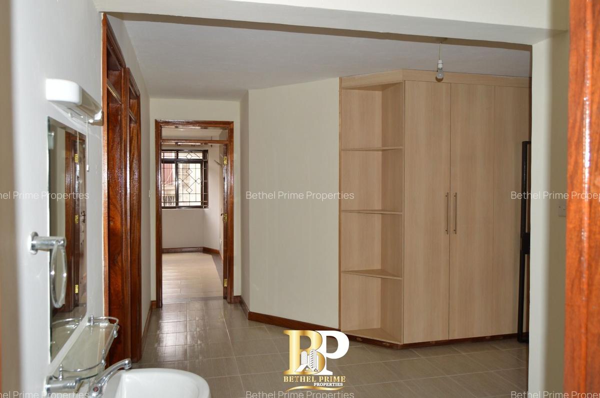 4 Bed Apartment with En Suite in Parklands - 5