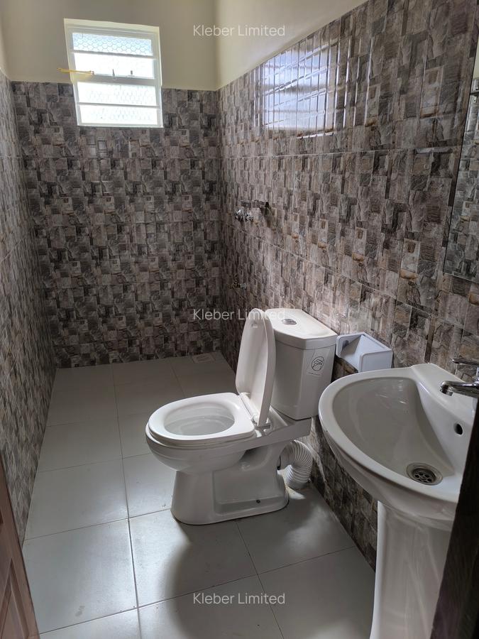 3 Bed House with En Suite in Kitengela - 10