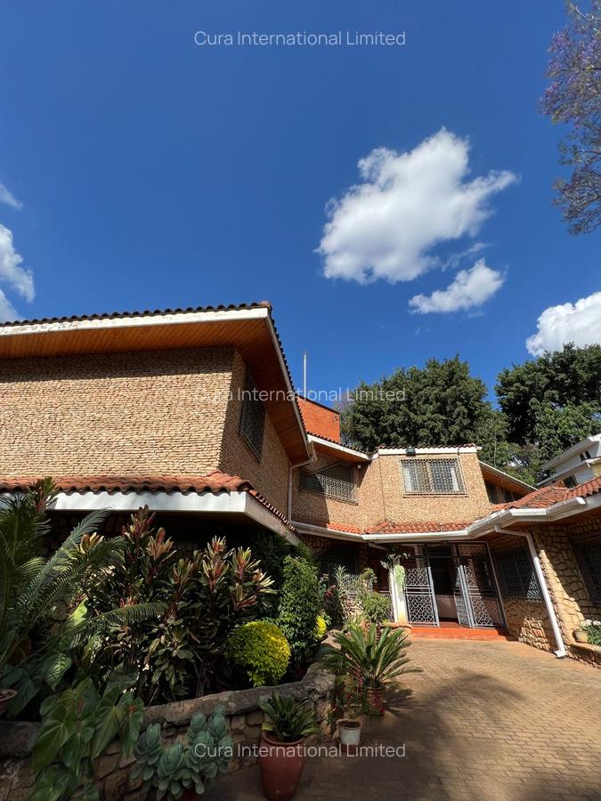 5 Bed House with En Suite in Westlands Area - 2