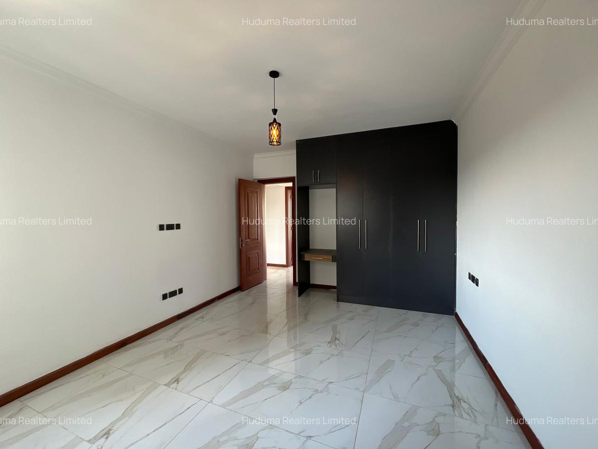 3 Bed Apartment with En Suite at Nyando Road - 11