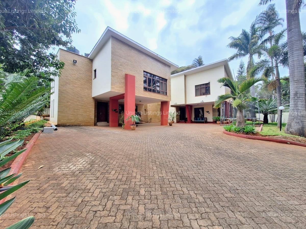 2 Bed Villa with En Suite in Hill View - 1