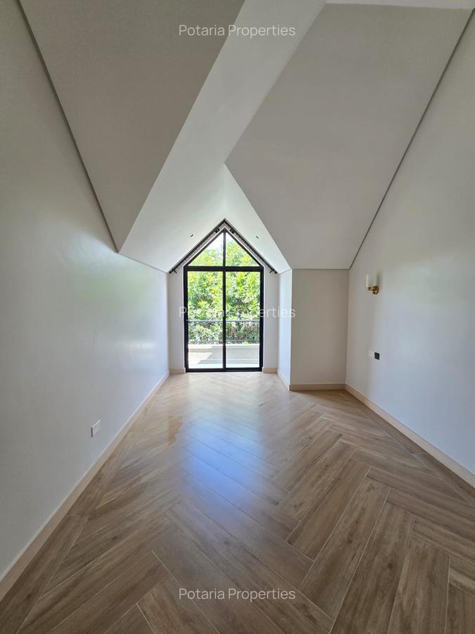 6 Bed Townhouse with En Suite in Lavington - 11